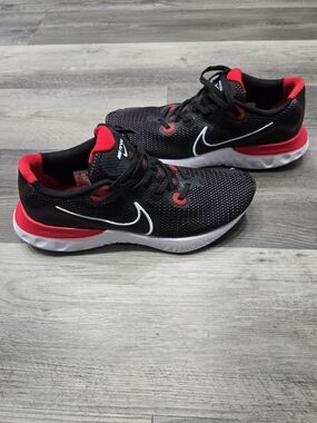 Nike Renew Run running shoes in the Black/University Red colorway